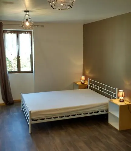 펜션 Les De Castera *